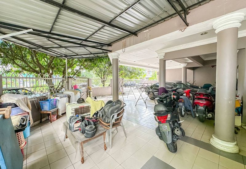 (CORNER LOT) Double Storey Terrace @ Bandar Tasik Selatan Kuala Lumpur