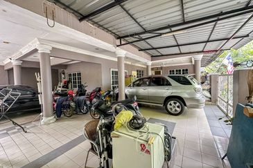 (CORNER LOT) Double Storey Terrace @ Bandar Tasik Selatan Kuala Lumpur