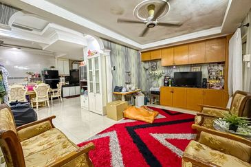 (CORNER LOT) Double Storey Terrace @ Bandar Tasik Selatan Kuala Lumpur