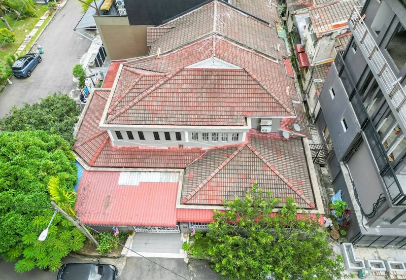 (CORNER LOT) Double Storey Terrace @ Bandar Tasik Selatan Kuala Lumpur