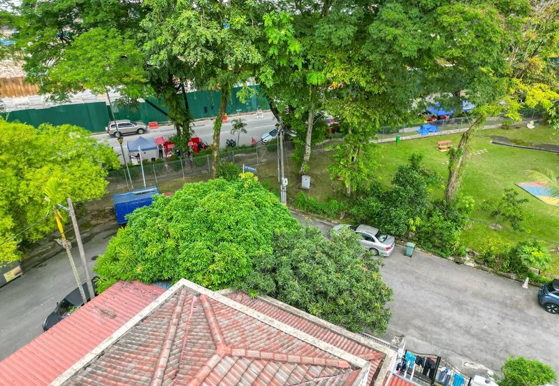 (CORNER LOT) Double Storey Terrace @ Bandar Tasik Selatan Kuala Lumpur