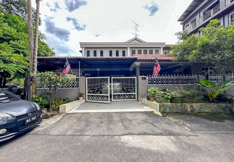 (CORNER LOT) Double Storey Terrace @ Bandar Tasik Selatan Kuala Lumpur