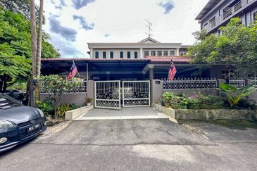(CORNER LOT) Double Storey Terrace @ Bandar Tasik Selatan Kuala Lumpur