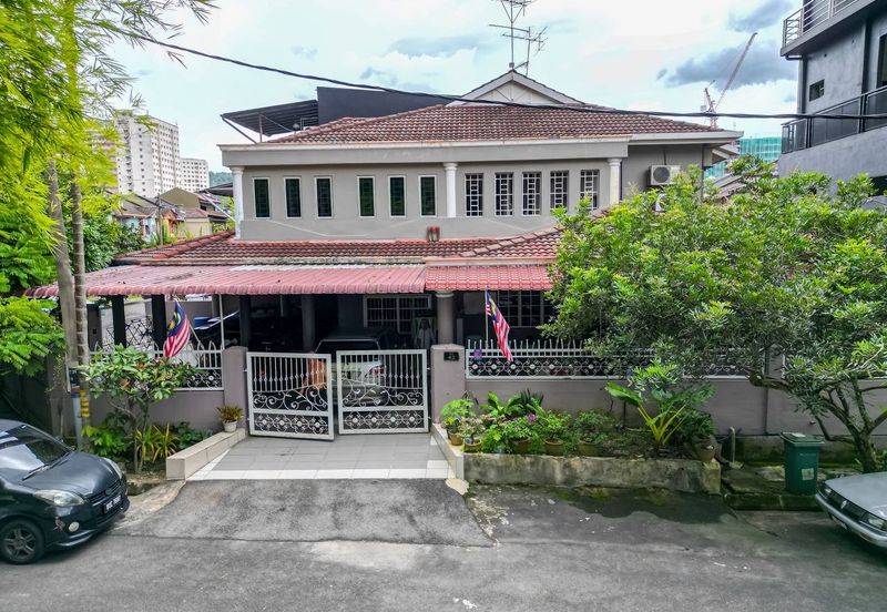 (CORNER LOT) Double Storey Terrace @ Bandar Tasik Selatan Kuala Lumpur