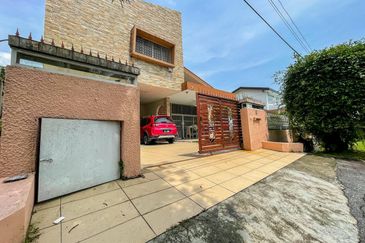 Jalan Kolam Air Lama 