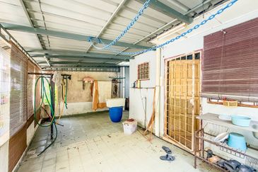 Jalan Akuamarin 7/21