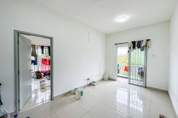 PELANGI HEIGHTS (TAMAN KAYANGAN)