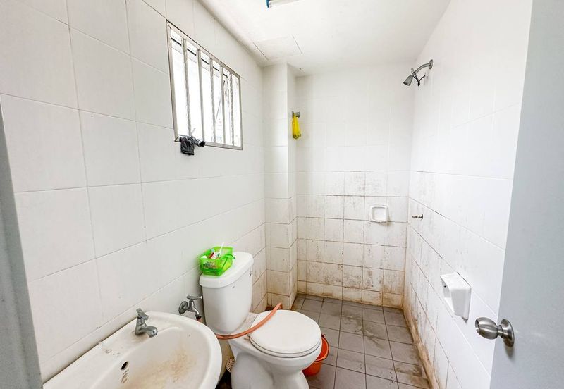 PELANGI HEIGHTS (TAMAN KAYANGAN)