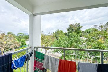 PELANGI HEIGHTS (TAMAN KAYANGAN)