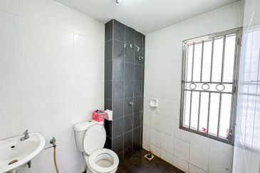 PELANGI HEIGHTS (TAMAN KAYANGAN)