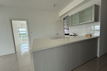 Ujana Executive Apartment