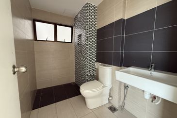 Ujana Executive Apartment