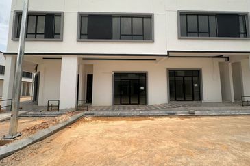 Eco Tropic Brand New Double Storey Shoplot 