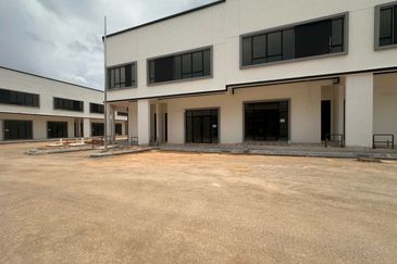 Eco Tropic Brand New Double Storey Shoplot 