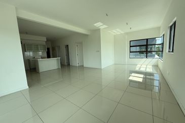 Ujana Executive Apartment