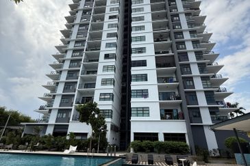 Ujana Executive Apartment