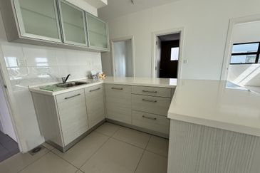 Ujana Executive Apartment