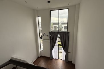 The Canal Garden North, Horizon Hills