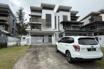 The Canal Garden North, Horizon Hills