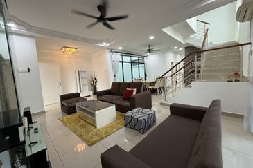 Maple Red, Adda Heights