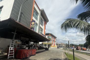 Empire Square 3 Storey Corner Shoplot