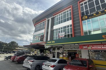 Empire Square 3 Storey Corner Shoplot