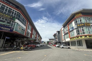 Empire Square 3 Storey Corner Shoplot