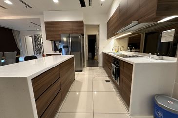 Somerset Puteri Harbour