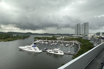 Somerset Puteri Harbour