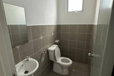 Jalan Austin Heights