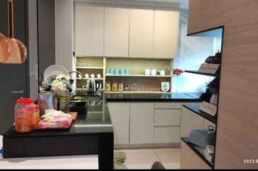 Meridin Bayvue Apartment