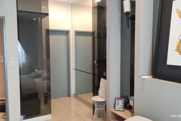 Meridin Bayvue Apartment