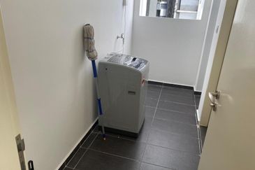 D\'Pristine @ Medini