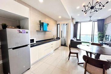 D\'Pristine @ Medini