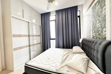 D\'Pristine @ Medini