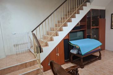 TAMAN PUNCAK JELAPANG MAJU