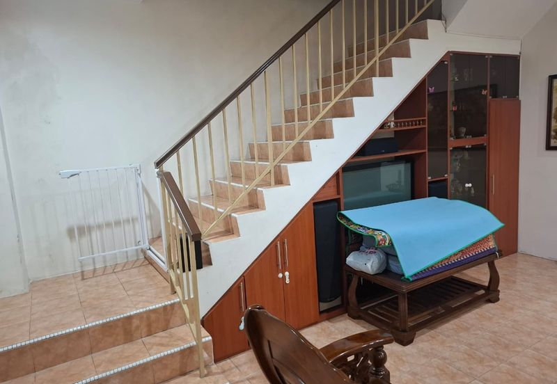 TAMAN PUNCAK JELAPANG MAJU