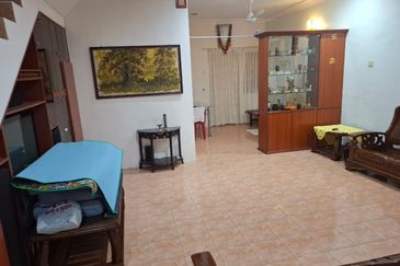 TAMAN PUNCAK JELAPANG MAJU