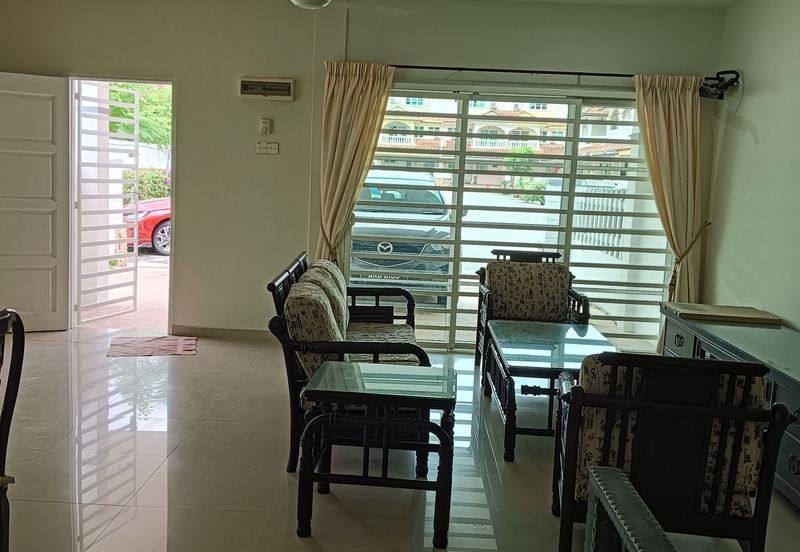 FLORA TROPIKA (THE THOMPSON)