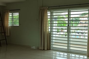 FLORA TROPIKA (THE THOMPSON)