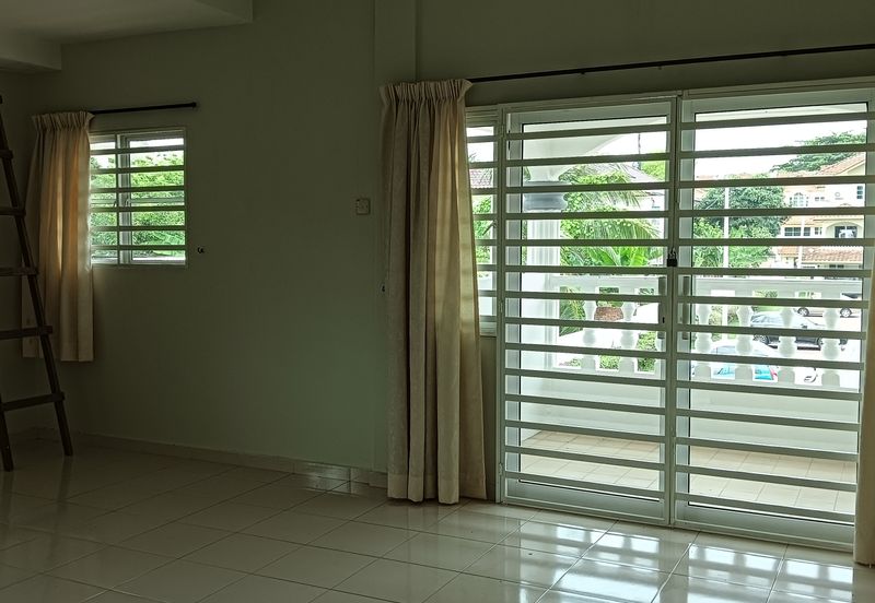 FLORA TROPIKA (THE THOMPSON)