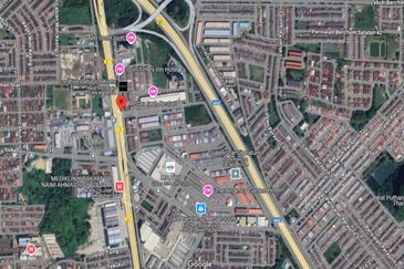 For Sale Facing Main Road End Lot Three-Storey Shopoffice @ Medan Ipoh Bistari, Ipoh