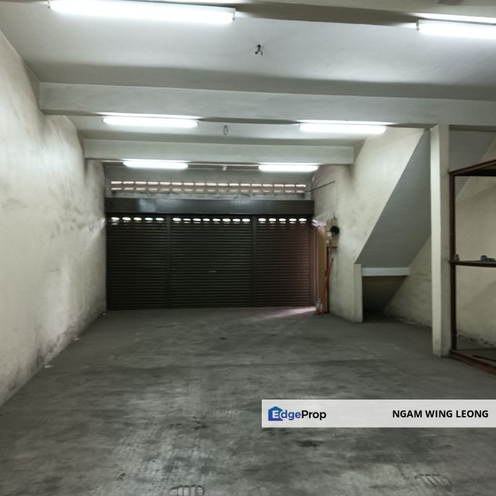 For Sale Freehold Main Road Double-Storey Terrraced Shophouse @ Taman Musim Bunga, Ipoh, Perak, Tasek