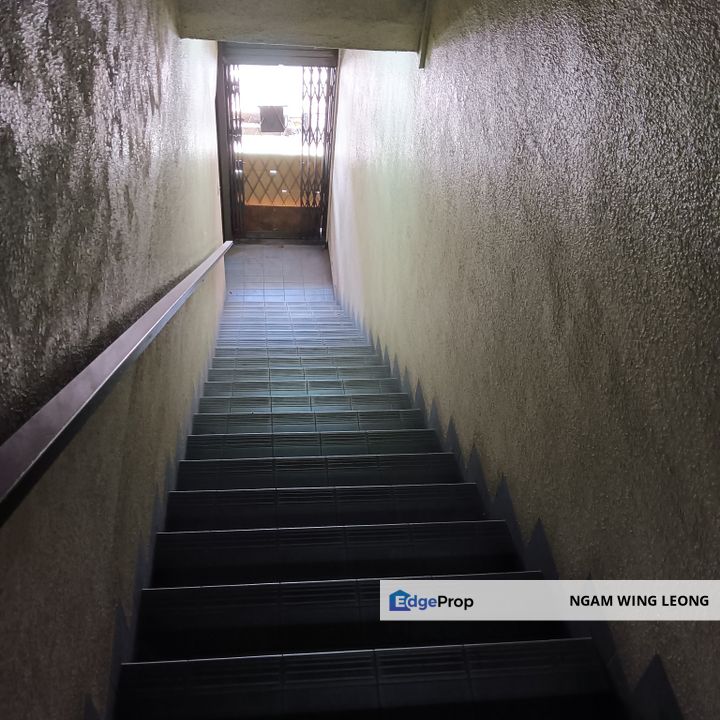 For Sale Freehold Main Road Double-Storey Terrraced Shophouse @ Taman Musim Bunga, Ipoh, Perak, Tasek