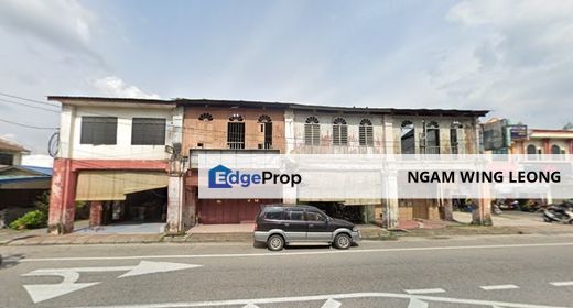 Freehold Prewar Double-storey shophouse For Sale at Pekan Gopeng, Perak, Perak, Gopeng
