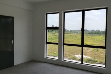 For Sale 3-storey shopoffice in Desa Lang Indah @ Atrio, Ipoh