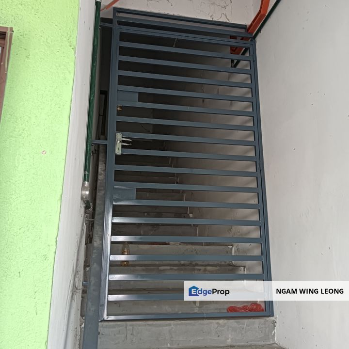 For Rent End lot Three-storey Shopoffice in Disney Avenue, Bandar Agacia, Kampar, Perak, Kampar