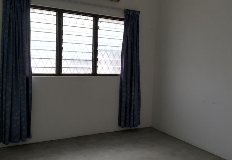 TAMAN BAHAGIA, BATU GAJAH