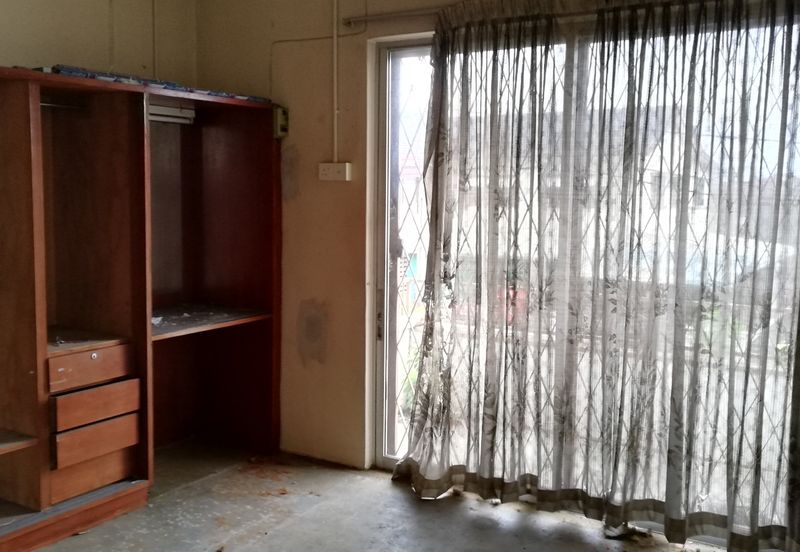 TAMAN BAHAGIA, BATU GAJAH