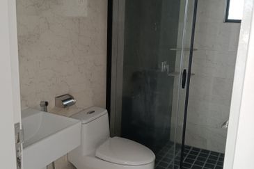 THE COVE HILLSIDE RESIDENCE